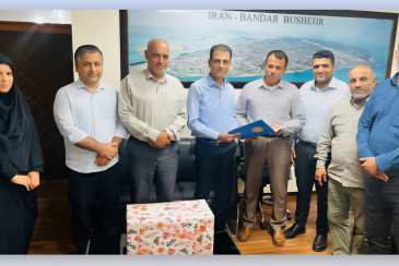 تجلیل از سه دهه خدمت مسعود حسین‌آبادی در شرکت آب و فاضلاب استان بوشهر